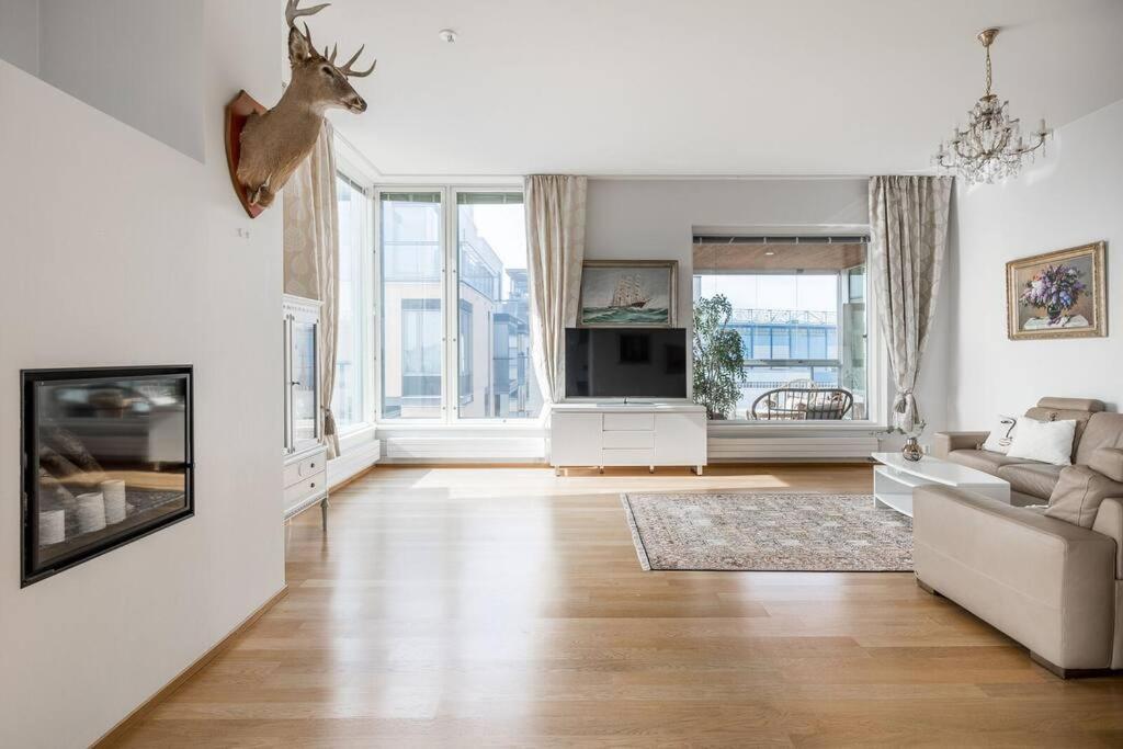 Spacious Home With Four Terrace, Sauna, Sea View Хелзинки Екстериор снимка