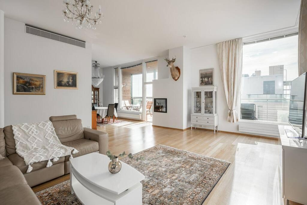 Spacious Home With Four Terrace, Sauna, Sea View Хелзинки Екстериор снимка