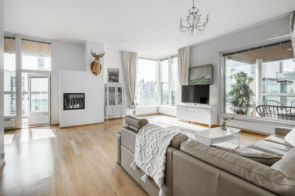 Spacious Home With Four Terrace, Sauna, Sea View Хелзинки Екстериор снимка