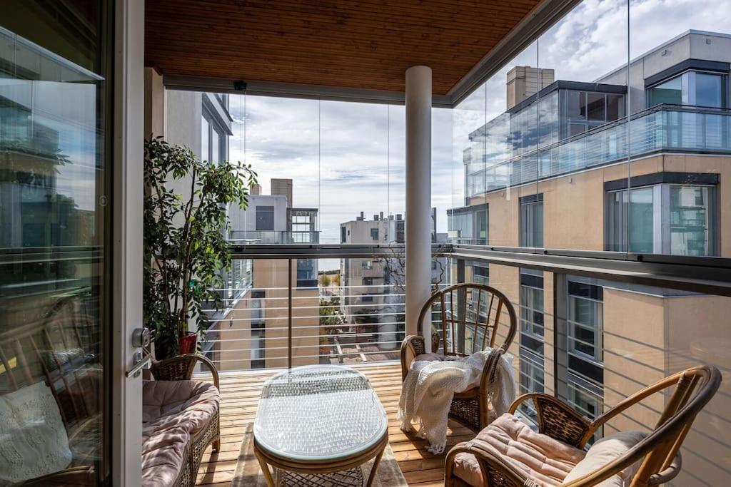Spacious Home With Four Terrace, Sauna, Sea View Хелзинки Екстериор снимка